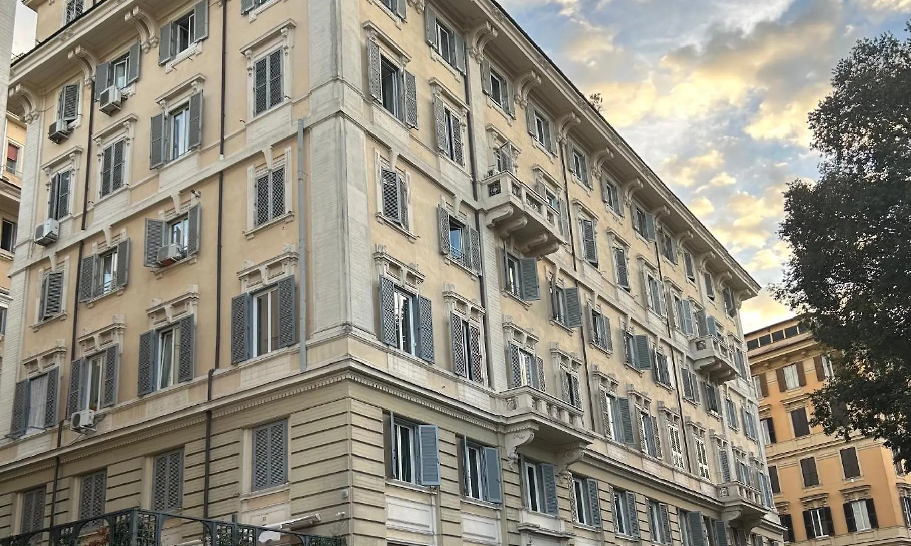 Savoia Design Apartment With Terrace - Rome Center
